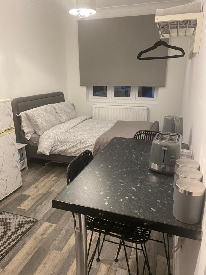 Exeter Garden For 2 Apartment *